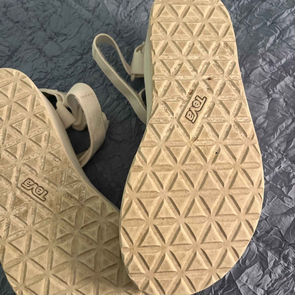 Teva Platform White Sandals Womens size 8 - Picture 3 of 4